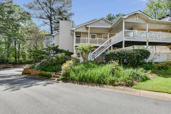 Building Photo - 1210 Augusta Dr