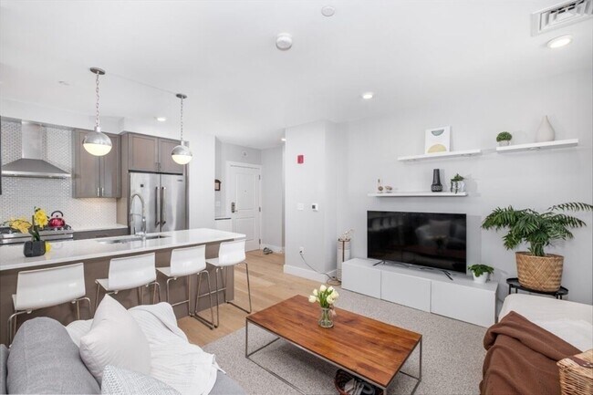 Building Photo - 1691 Commonwealth Ave