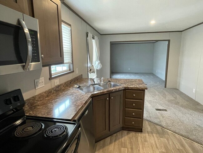 Building Photo - 105 Bluejay Hill