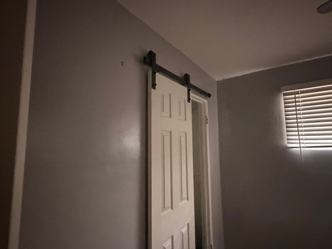 Foto del edificio - 5166 S 4660 W