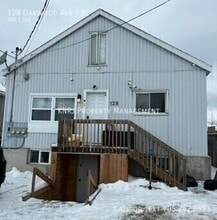 Building Photo - 128 Oakwood Ave