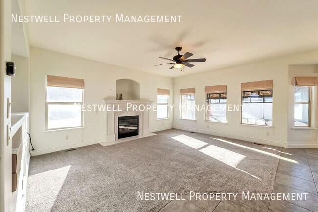 Building Photo - 2493 S Aster Way