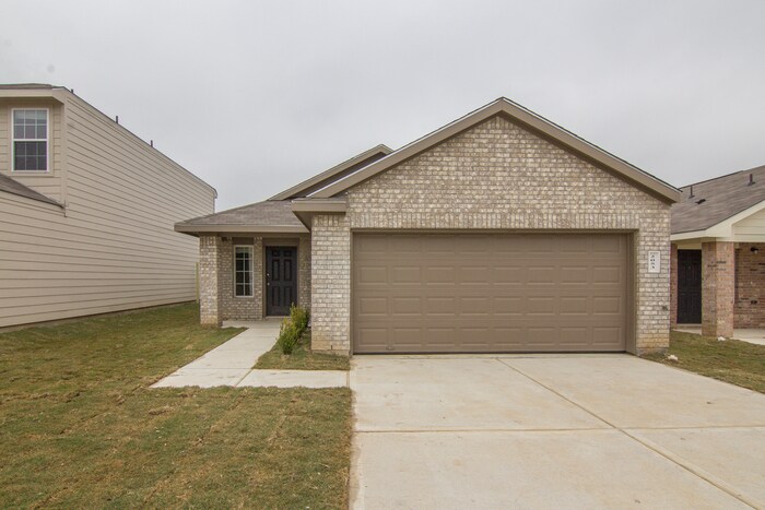 Foto principal - Oakwood Forest - 2053 Oakwood Forest Drive...