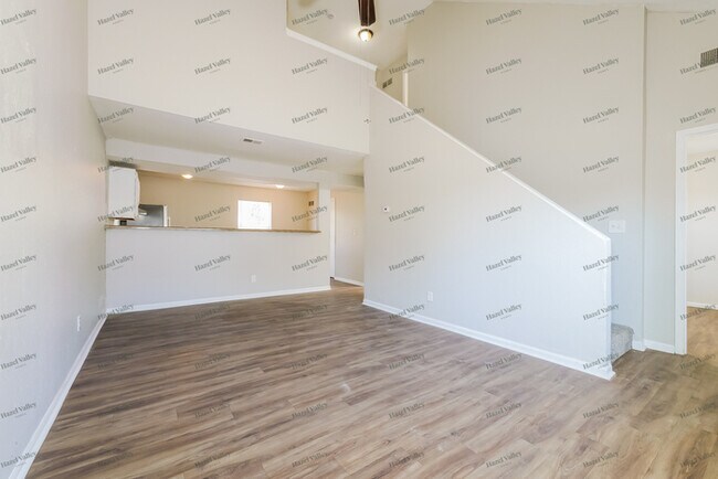 Foto del edificio - 7134 Agnes Ave