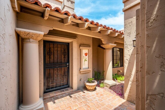 Building Photo - 8526 E Vista Del Lago