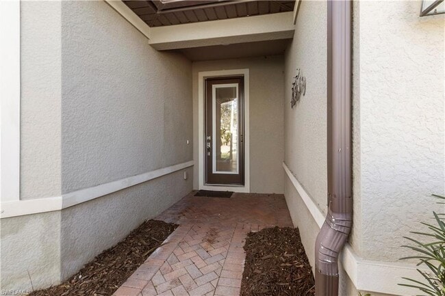 Foto del edificio - 6068 Triumph Ln