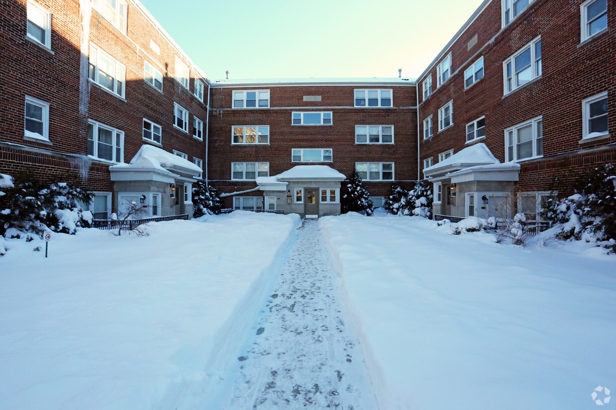 Building Photo - Summerdale Court Of Budlong Woods