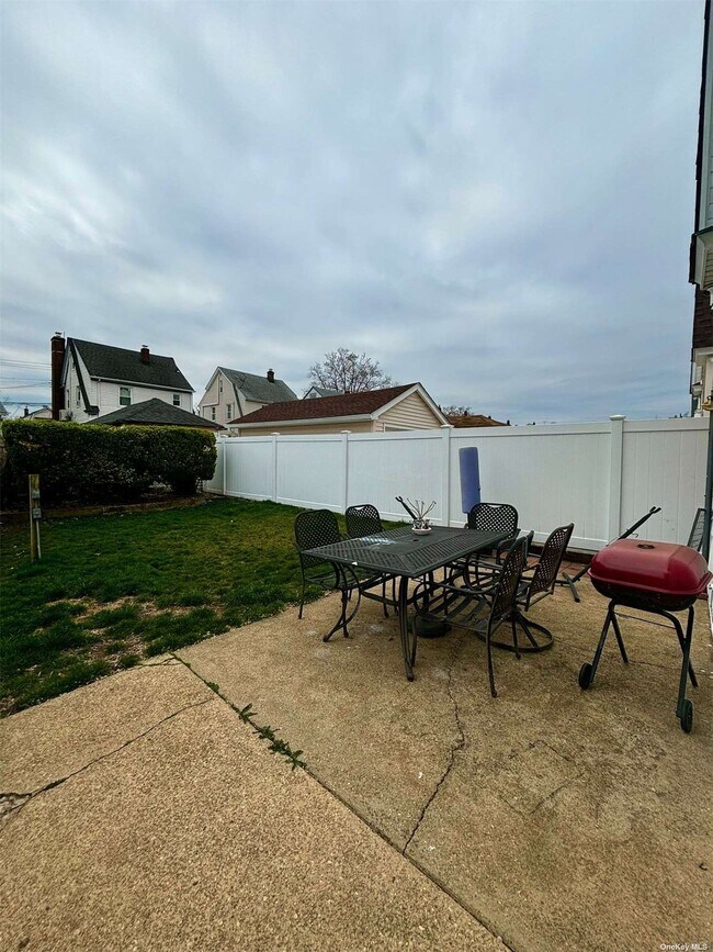 Foto del edificio - 89-82 219th St