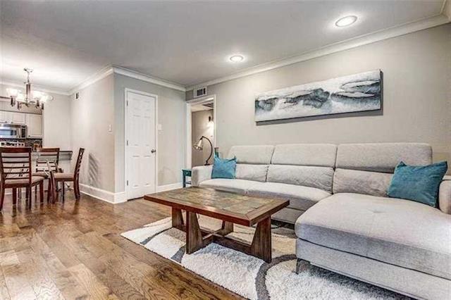 Foto del edificio - 10119 Regal Park Ln