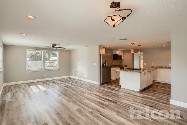 Foto del edificio - 5285 86th Ave