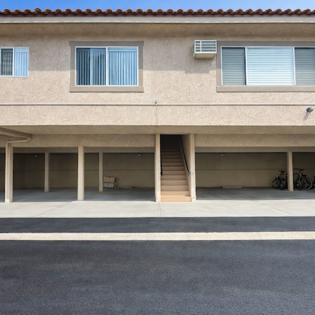 Building Photo - 11057 Ferina St