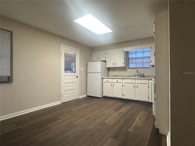 Foto del edificio - 110 S 1st St