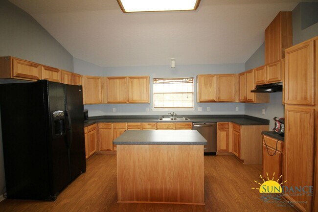 Building Photo - Lovely 3 Bedroom Home in Navarre