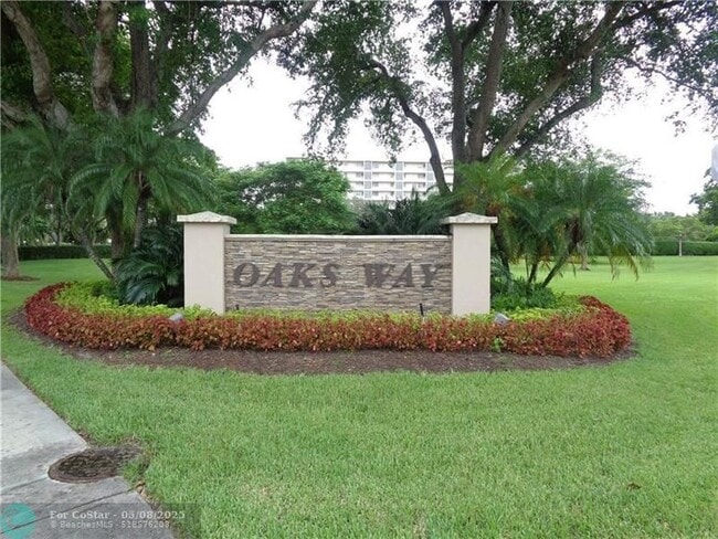 Building Photo - 3499 Oaks Way