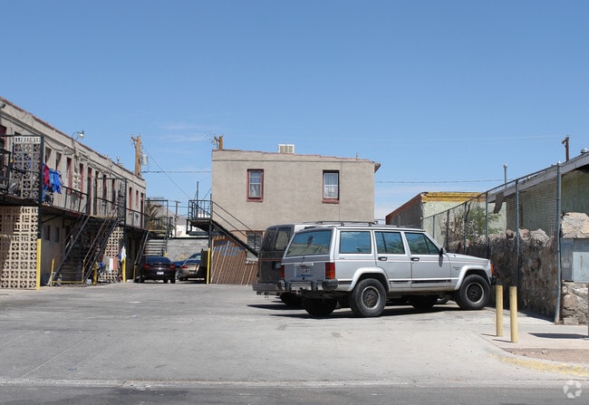 Building Photo - 3119 Frutas Ave