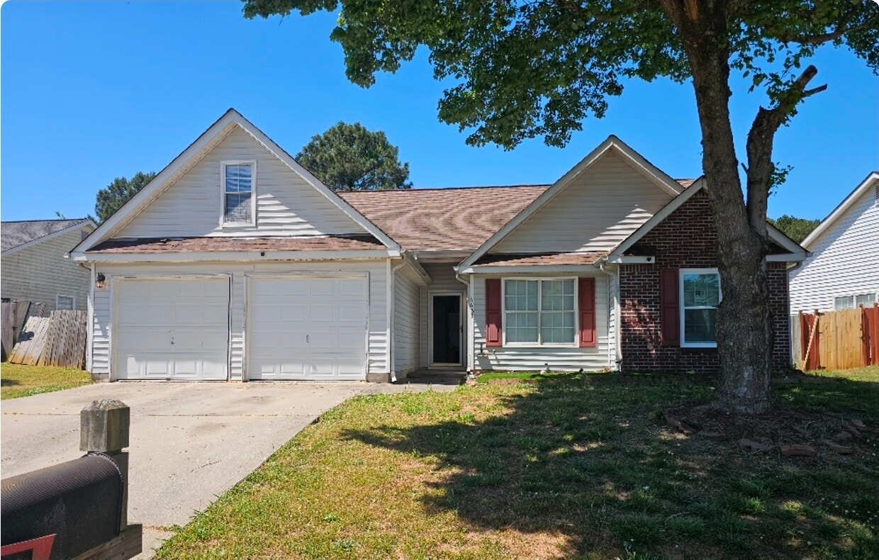 Photo - 6633 Biscayne (Rex, GA)