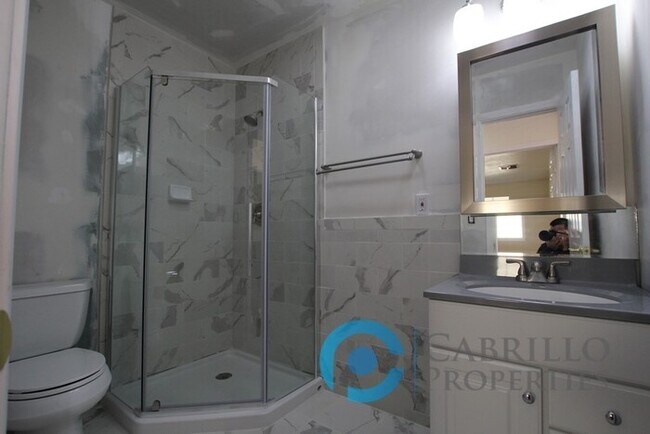 Foto del edificio - 2480 Hardy Dr