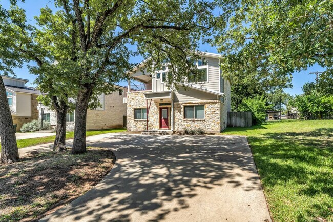 Foto del edificio - 4304 Oaklawn St