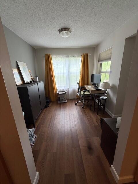Foto del edificio - 111 Fieldcrest St