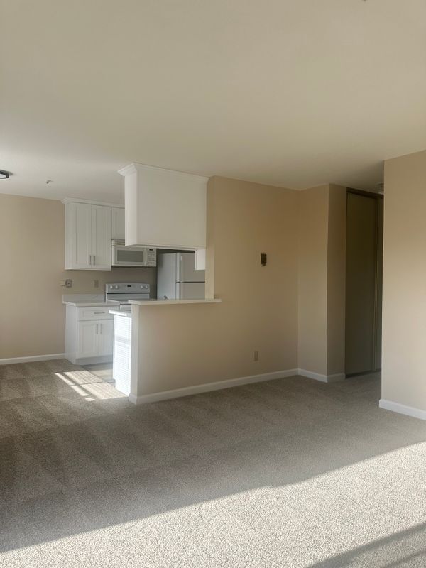 Building Photo - 3670 Silver Oaks Way
