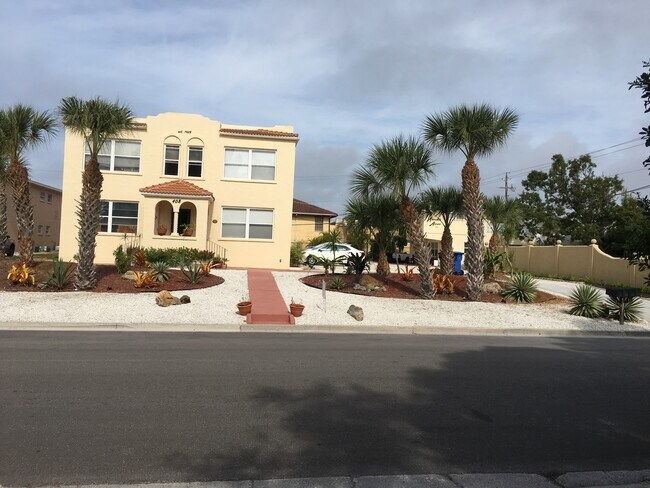 Foto del edificio - 408 Armada Rd S