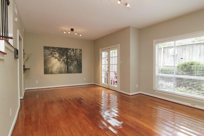 Building Photo - 1300 Augusta Dr