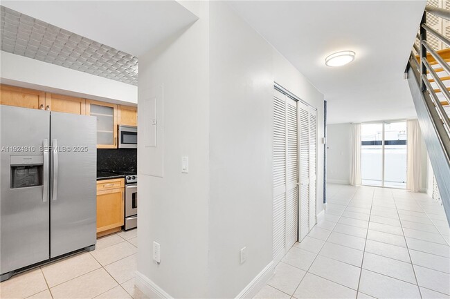 Foto del edificio - 2977 McFarlane Rd