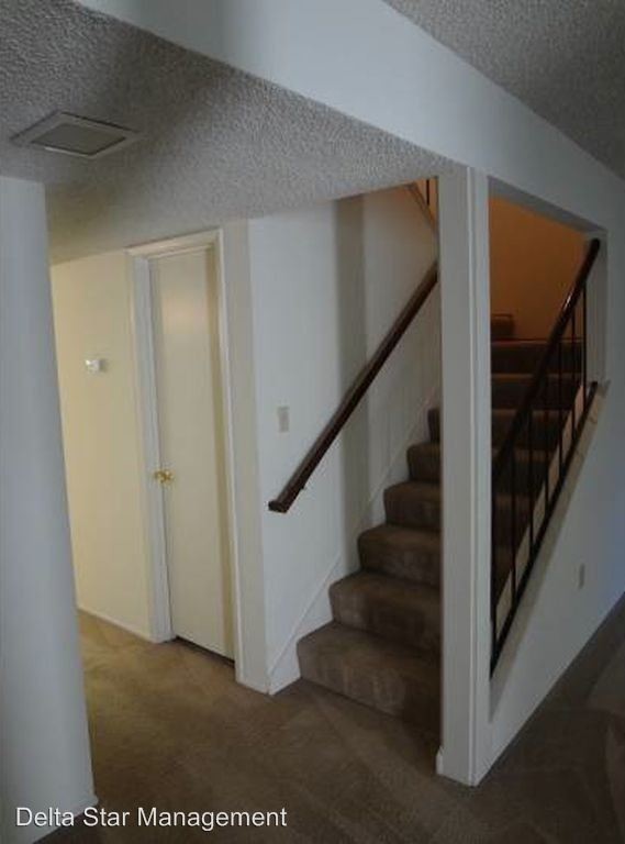 Building Photo - 3623 Larchmont Square Ln