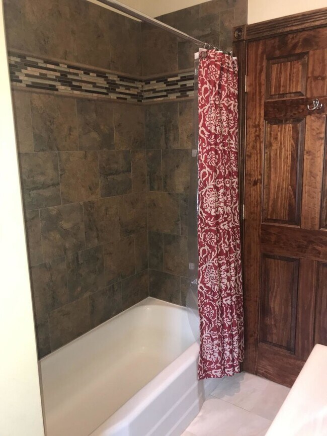 Foto del edificio - Unique BU Apartment