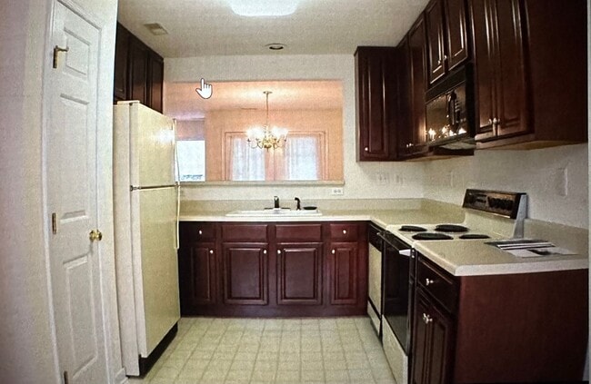 Building Photo - Community Pool, Dog Park and Clubhouse at ...