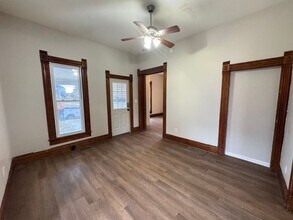 Building Photo - 121 E North St