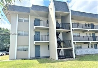 Building Photo - 7911 N Colony Cir