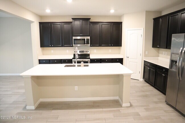 Building Photo - 6816 Crosby Falls Dr