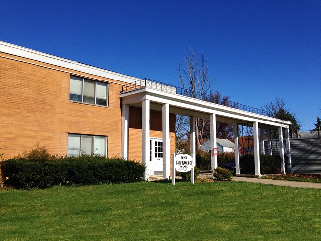 Foto del edificio - Parkwood Manor Apartments