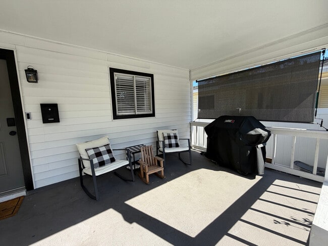 Foto del edificio - 611 16th Ave S