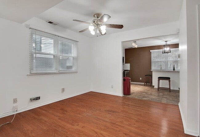 Building Photo - 364 1st St