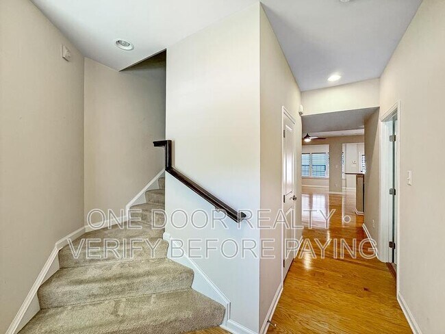 Foto del edificio - 402 Lewis Burwell Pl