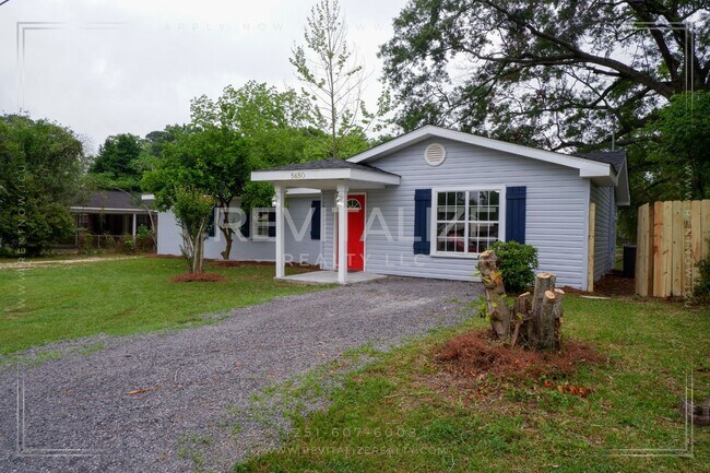 Building Photo - 4 Bed/1 Bath House in Theodore Completely ...