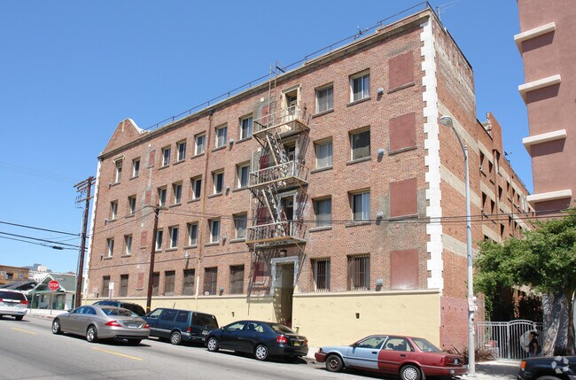 3316 San Marino St - 3316 San Marino St Apartments