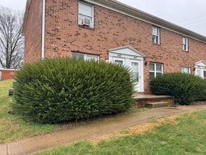 Building Photo - 423 S Main St