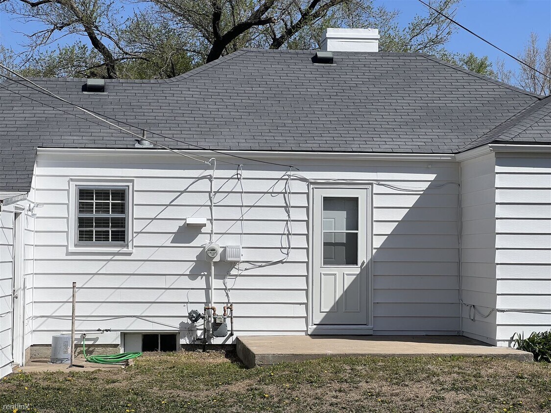 Foto del edificio - 2 br, 1 bath House - 2121 E Bayley St