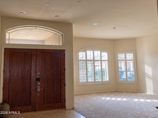 Building Photo - 1081 N Brandon Dr