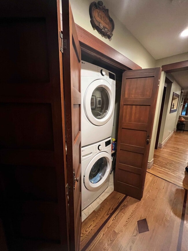 Foto del edificio - 1016 S Euclid Ave