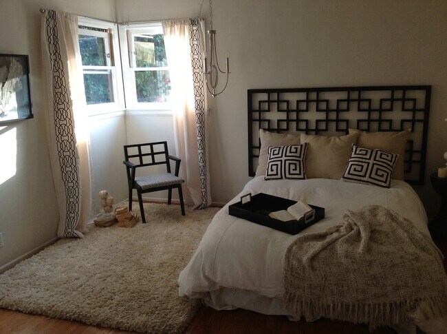 Building Photo - 142 May Ave