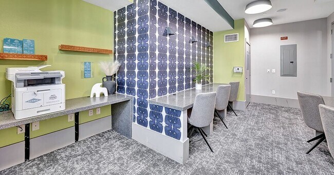 Centro de negocios icónico en Alvarado, San Diego, 03 - Iconic on Alvarado: Off-Campus Student Housing