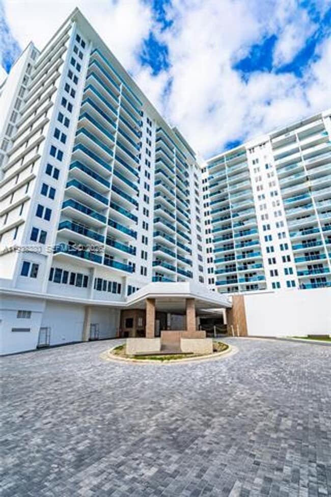 Foto del edificio - 2301 Collins Ave