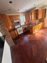 Building Photo - 16 Wallace Ave