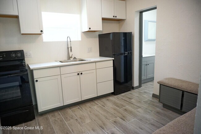 Foto del edificio - 2848 Shwonda Ave NE
