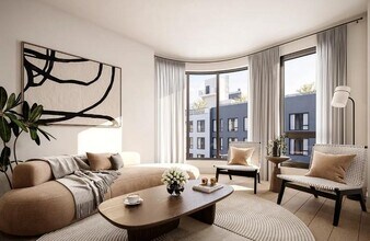 Building Photo - 158 Lott St