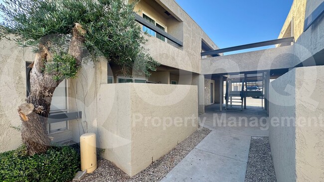 Photo - 2662 N 43rd Ave House